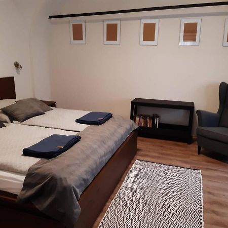 5Churches Apartment Gyor Bagian luar foto