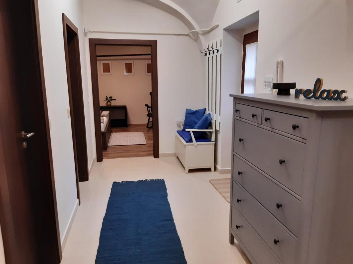 5Churches Apartment Gyor Bagian luar foto