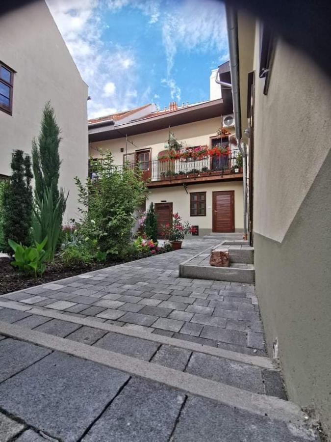 5Churches Apartment Gyor Bagian luar foto