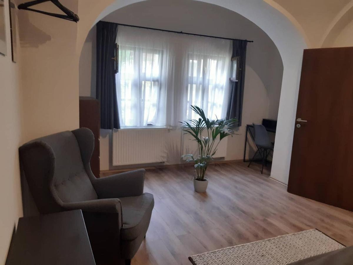 5Churches Apartment Gyor Bagian luar foto